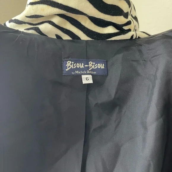 BISOU BISOU by Michele Bohbot Hand Zebra Blazer. 6 - Picture 7 of 9